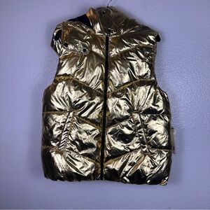 Love & Sports Women's Gold Puffer Vest
M (8-10) Water Resistant